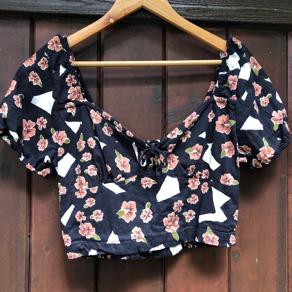 RVCA Cropped Top Size Large